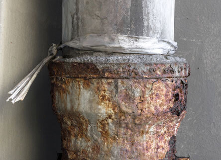 Ways to Fix a Rusting and Leaking Cast Iron Sewer Pipe